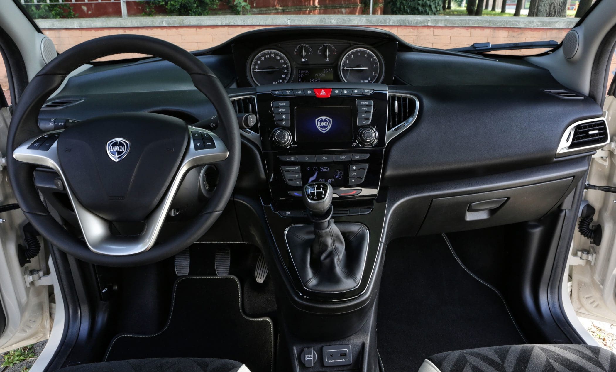 150921_Lancia_Nuova-Ypsilon_19