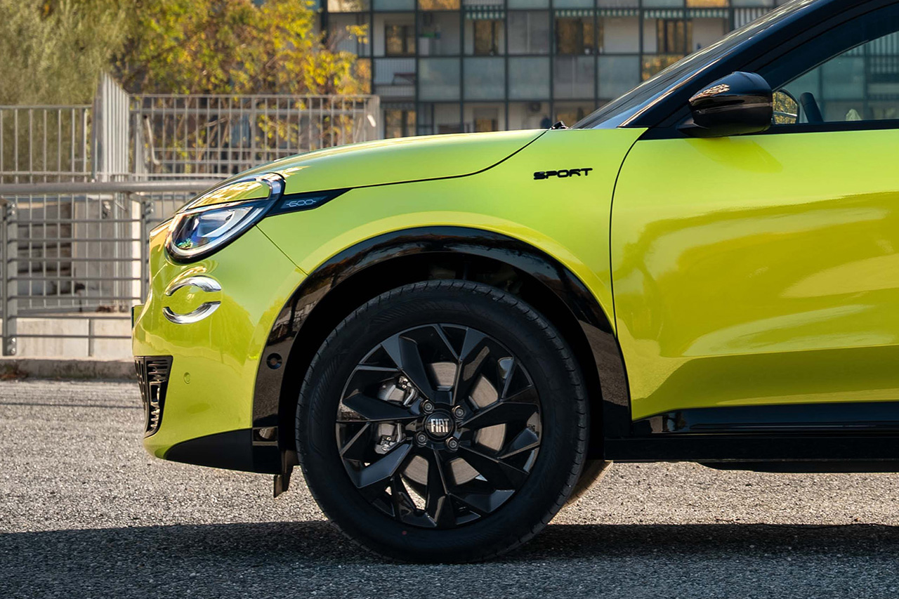 Glanzend zwarte wielkasten